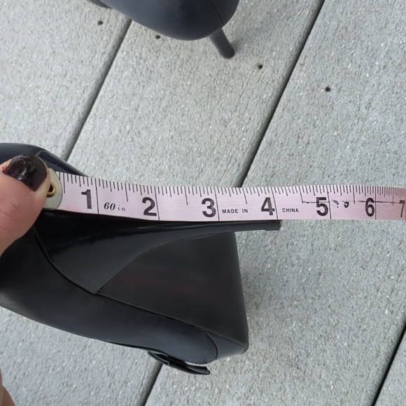 Marc Fisher Manilla Leather Peep Toe Bow Heels - Picture 6 of 13